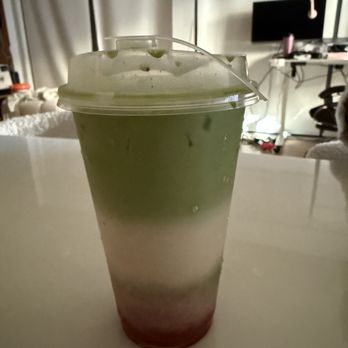 DAMO - Strawberry matcha - Coffee & Tea Near Me - Los Angeles, California DAMO - Strawberry matcha - Coffee & Tea Near Me - Los Angeles, California