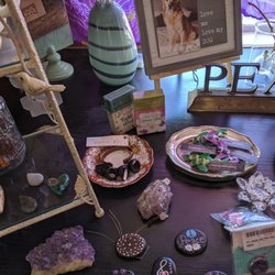 Snapdragon Healing Center - Unique gifts made by local artists!