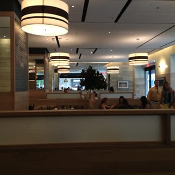 Sarabeth's - Sarabeth view from back looking to front - Breakfast & Brunch Near Me - New York, New York