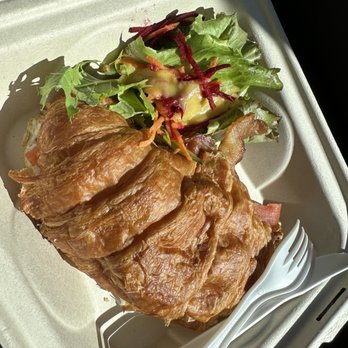 Java Kai Kauai - Delicious croissant sandwich - Breakfast & Brunch Near Me - Kapaa, Hawaii