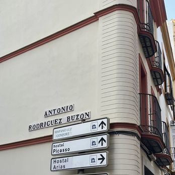 Hotel Legado Alcazar - Hidden away in a quiet part of the city but close to restaurants, shopping and attractions - Hotels Near Me - Seville, SE