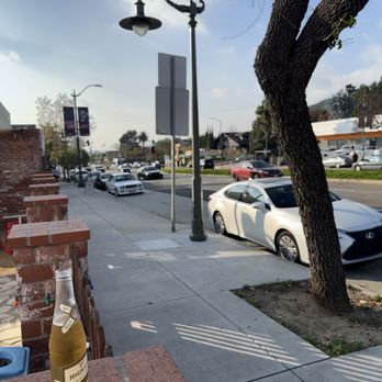 Yellow Paper Burger - The Famous Route 66!!! Super Chill, Gratefully Safe. - Burgers Near Me - Los Angeles, California