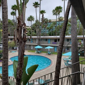 Kings Inn San Diego - Pool area - San Diego, CA