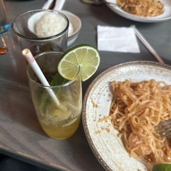 Hey Thai - Pad Thai and mango mojito - Thai Near Me - New York, New York Hey Thai - Pad Thai and mango mojito - Thai Near Me - New York, New York
