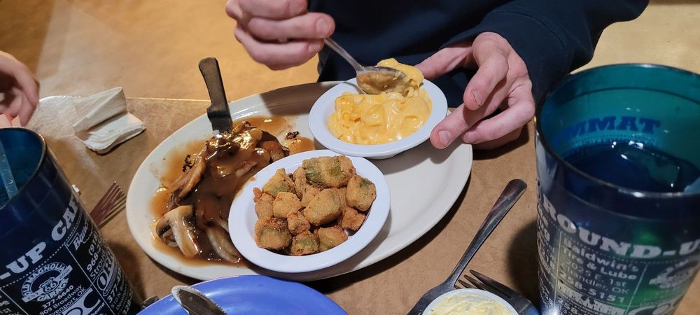 Food from Tammy's Round up Cafe