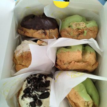 Beard Papa's - Desserts Near Me - New York, New York