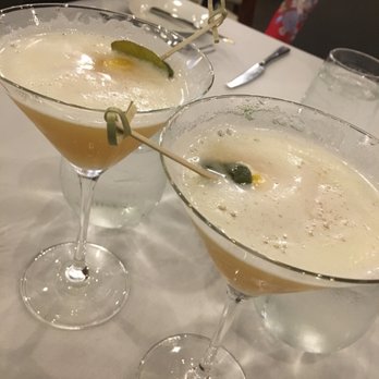 MW Restaurant - Pineapple ginger lemongrass martinis are awesome, as in sublime! - New American Near Me - Honolulu, Hawaii