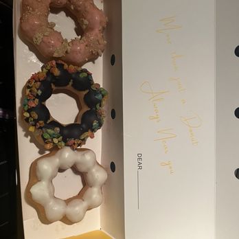 Mochinut - Seattle - Strawberry mochinut, ube mochinut, glazed mochinut - Donuts Near Me - Seattle, Washington