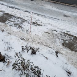 Les Jardins de Brossard - Sprayed snow on our parking and all over the sidewalk