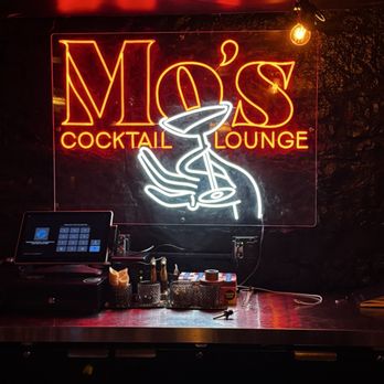 Mo's Cocktail Lounge - Sign - Cocktail Bars Near Me - Grand Rapids, Michigan
