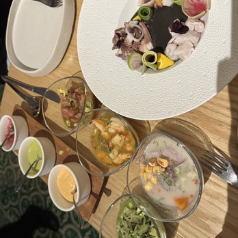 Agua y Sal - ceviche sampler and ceviche tatemdo - Seafood Near Me - México, D.F., DIF Agua y Sal - ceviche sampler and ceviche tatemdo - Seafood Near Me - México, D.F., DIF
