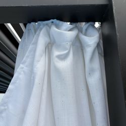 Bayshore Resort - Cabana curtain is filthy with bugs
