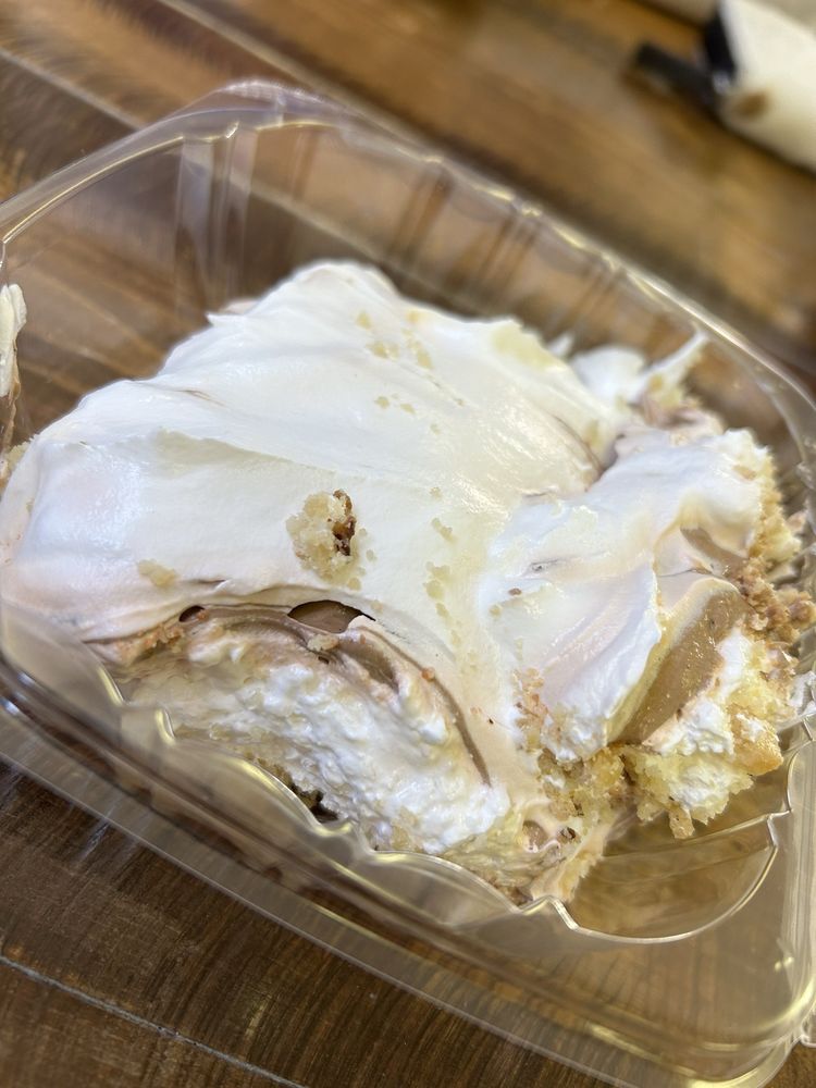 Daniel Girls Farmhouse Restaurant Logo