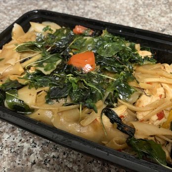 Bahn Thai - Drunken Noodles (Chicken) - Thai Near Me - San Diego, California Bahn Thai - Drunken Noodles (Chicken) - Thai Near Me - San Diego, California