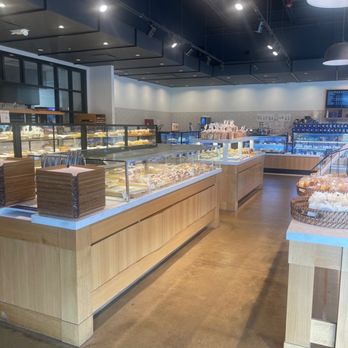 Paris Baguette - Interior - Bakeries Near Me - Glenview, Illinois Paris Baguette - Interior - Bakeries Near Me - Glenview, Illinois