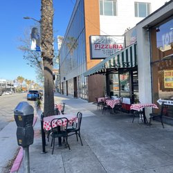 Mulberry Street Pizzeria - Outside