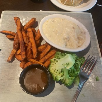 Corner 16 - Sweet Potato Fries Bacon & Cheddar Grits and Broccoli - Southern Near Me - Knoxville, Tennessee Corner 16 - Sweet Potato Fries Bacon & Cheddar Grits and Broccoli - Southern Near Me - Knoxville, Tennessee