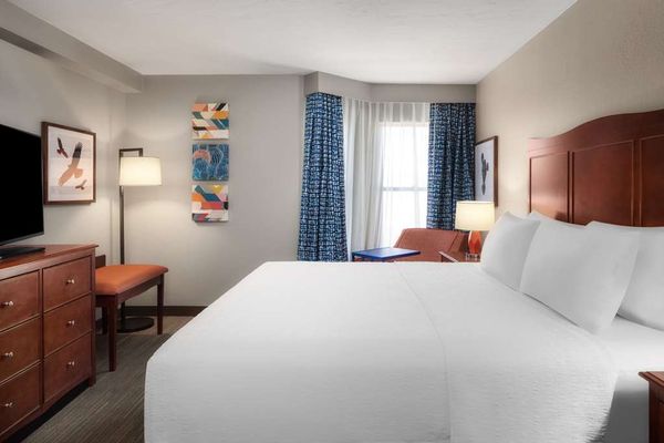Hampton Inn & Suites El Paso-Airport by null