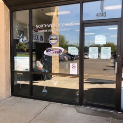 Kiwanis License Agency Deputy Registrar - Waiting outside with the rest of humanity