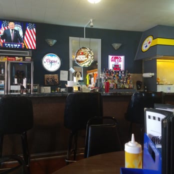 Earlville Pub and Grub - the bar area - New American Near Me - Earlville, Iowa Earlville Pub and Grub - the bar area - New American Near Me - Earlville, Iowa