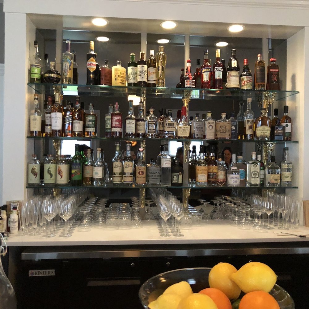 Hummingbird Lounge - Bar area - Cocktail Bars Near Me - New Buffalo, Michigan