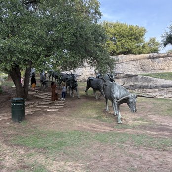 Pioneer Plaza Cattle Drive - Local Flavor Near Me - Dallas, Texas Pioneer Plaza Cattle Drive - Local Flavor Near Me - Dallas, Texas