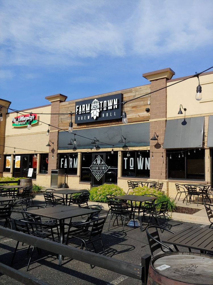 FARM TOWN BREW HALL 44 Photos Axe Throwing 20700 Chippendale Ave