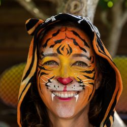 Brenda's Face Painting - Photo by: https://roseweignerphotography.com/