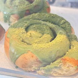 La Cereza Cafe & Bakery
