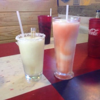 Willie's Grill & Icehouse - American Near Me - Conroe, Texas