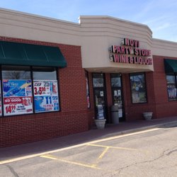 Novi Party Store