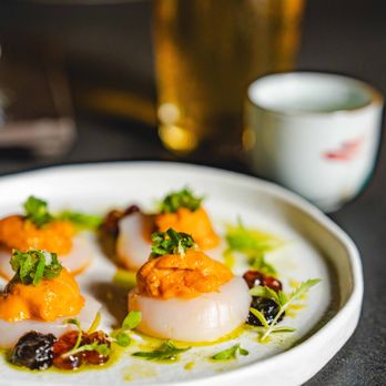 855 Aloha - Ocean Umami
Scallop sashimi, ikura, uni nori puree, fermented plum green onion, wasabi leaf - Japanese Near Me - Honolulu, Hawaii