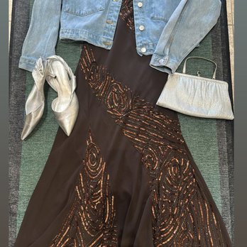 Sainted Goods - Sainted Goods Style - Used, Vintage & Consignment Near Me - Belmont, California Sainted Goods - Sainted Goods Style - Used, Vintage & Consignment Near Me - Belmont, California