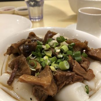 MingHin Cuisine - Beef Brisket and Rice Noodle Roll in Pot - Dim Sum Near Me - Rolling Meadows, Illinois