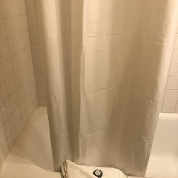 Pismo Beach Hotel - Bathroom - Hotels Near Me - Pismo Beach, California Pismo Beach Hotel - Bathroom - Hotels Near Me - Pismo Beach, California