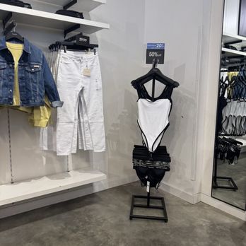 Calvin Klein Outlet - Women's Clothing Near Me - West Palm Beach, Florida