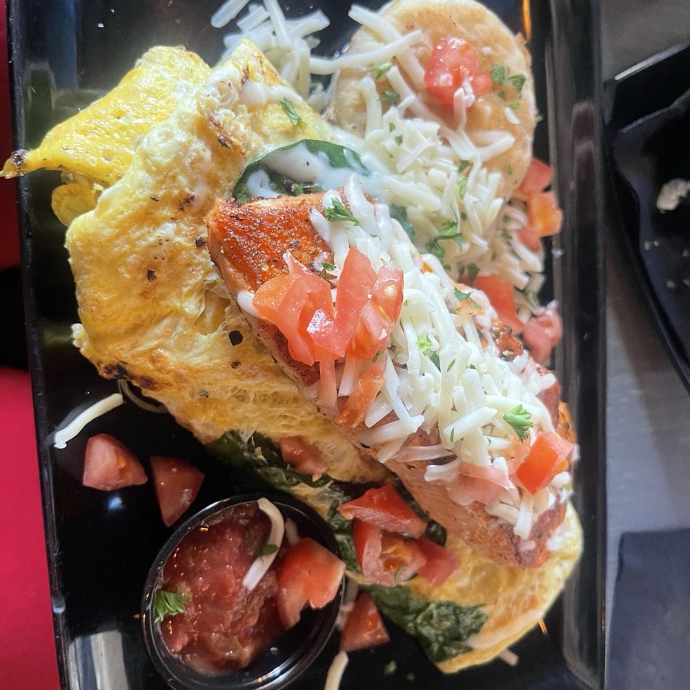 Augie’s Cafe - Salmon omelette - Cafes Near Me - Atlanta, Georgia