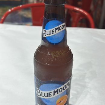 Crawfish House - Blue Moon with Orange Wedge...they have lots of beers to choose from! - Seafood Near Me - Renton, Washington