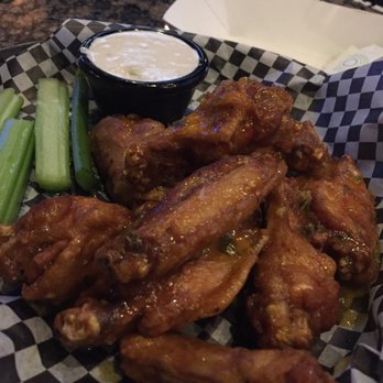 Hudson Grille - Fantastic wings - American Near Me - Atlanta, Georgia