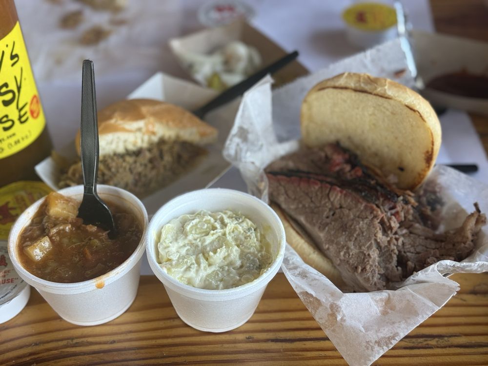 Rudy's "Country Store" and Bar-B-Q
