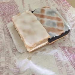 Bäckerei Müller Konditorei - Apfelkuchen und Mohnkuchen mit Decke