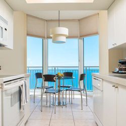 Doubletree by Hilton Ocean Point Resort & Spa - Guest room