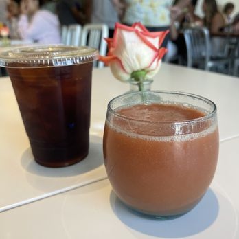 Bogart's Cafe - Cold brew and guava juice - Breakfast & Brunch Near Me - Honolulu, Hawaii