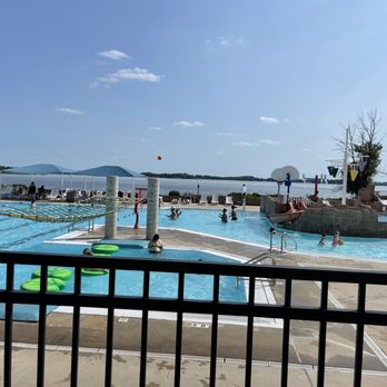 King’s Pointe Resort - Outside pool - Resorts Near Me - Storm Lake, Iowa
