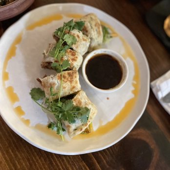 Bar Peached - Duck roll - Cocktail Bars Near Me - Austin, Texas Bar Peached - Duck roll - Cocktail Bars Near Me - Austin, Texas