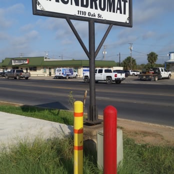 D & B Laundromat - Laundromat Near Me - Jourdanton, Texas