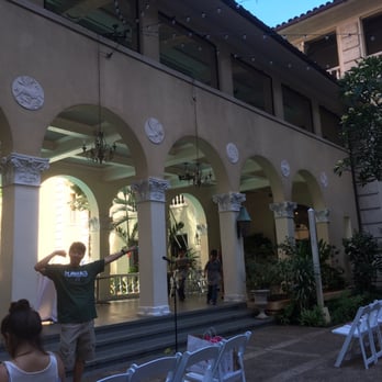 Cafe Julia - Arches - Cafes Near Me - Honolulu, Hawaii Cafe Julia - Arches - Cafes Near Me - Honolulu, Hawaii