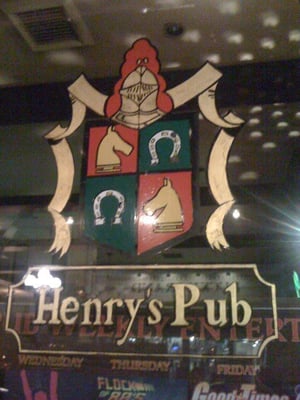 Henry's Pub by null