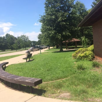 Goshen Road Rest Area - Benches and space to stretch your legs - Rest Stops Near Me - Opdyke, Illinois