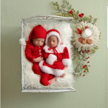 Ashlie Nicole Photography - Newborn twin Christmas shoot - Session Photography Near Me